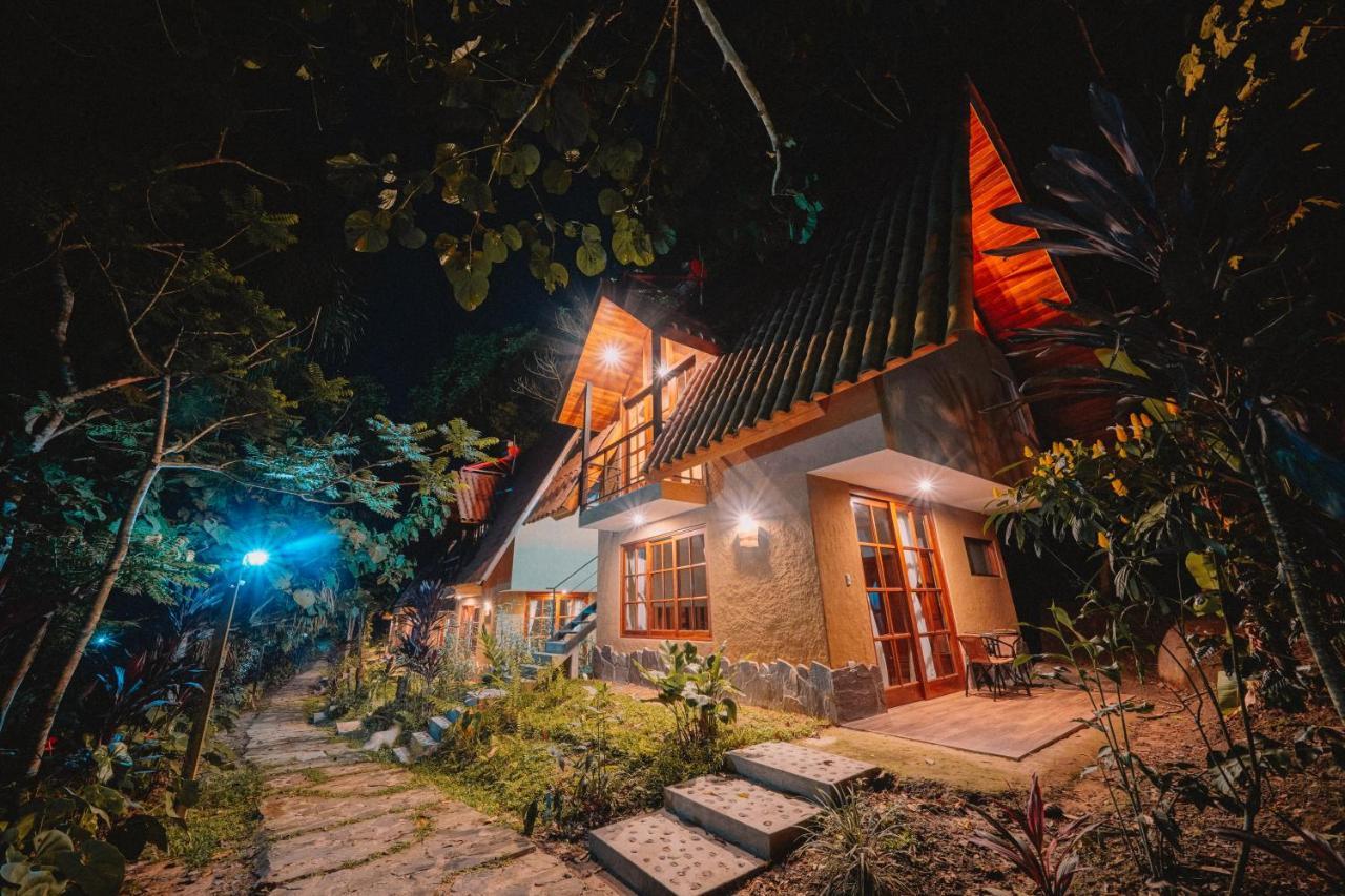 Kantu Garden Lodge โมโยบัมบา ภายนอก รูปภาพ