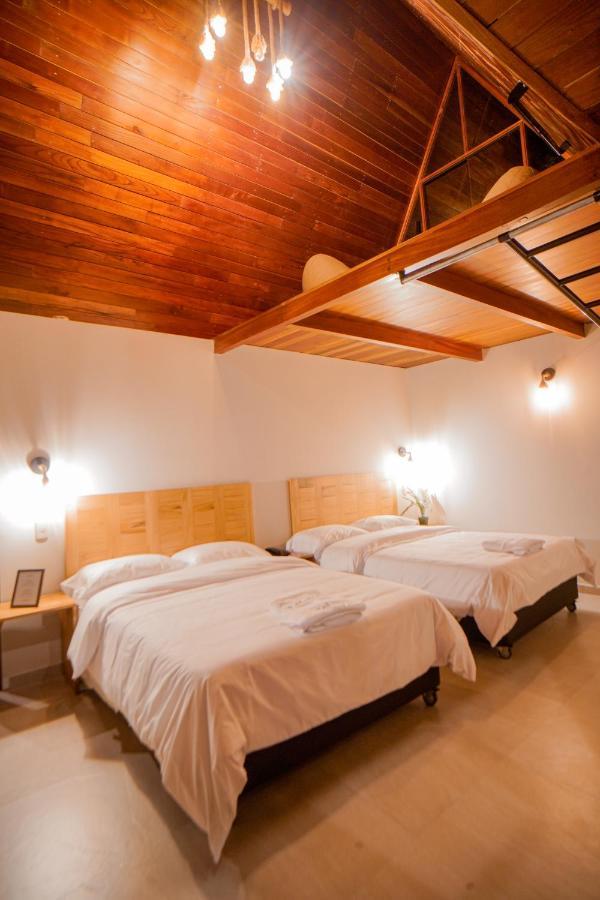 Kantu Garden Lodge โมโยบัมบา ภายนอก รูปภาพ